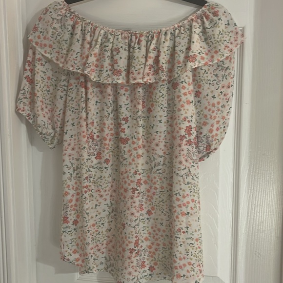 Jody Floral Loose fitting blouse suede medium. - Picture 5 of 5